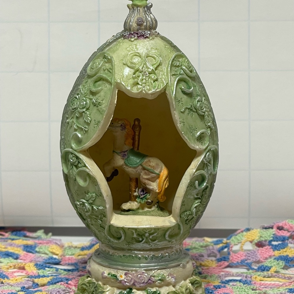 Vintage Green Carousel Easter Egg 5" Tall - K’s collection - kitschy decor.